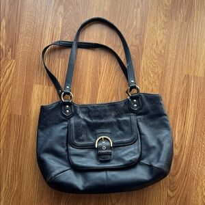 Coach leather bag
Navy